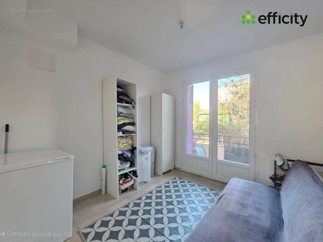 Appartement à VINON-SUR-VERDON