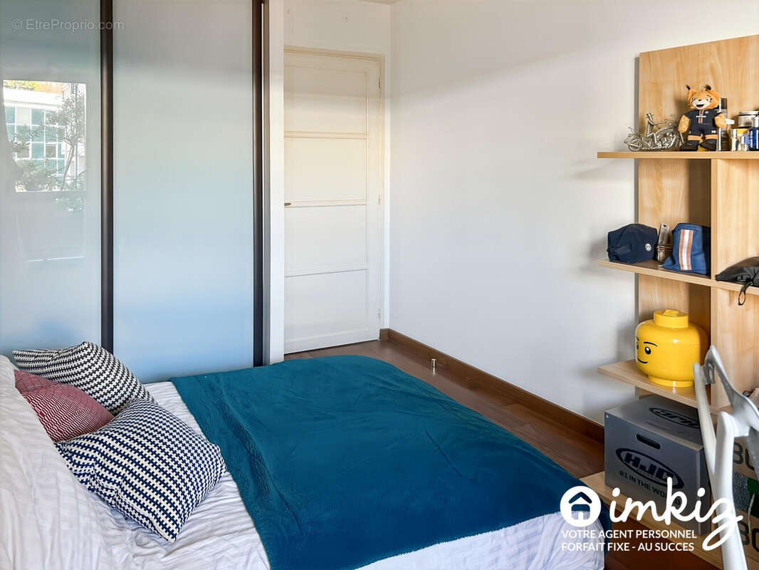 St-Maurice  T5  107 m²  balcon terrasse 2 parkings - photo 9