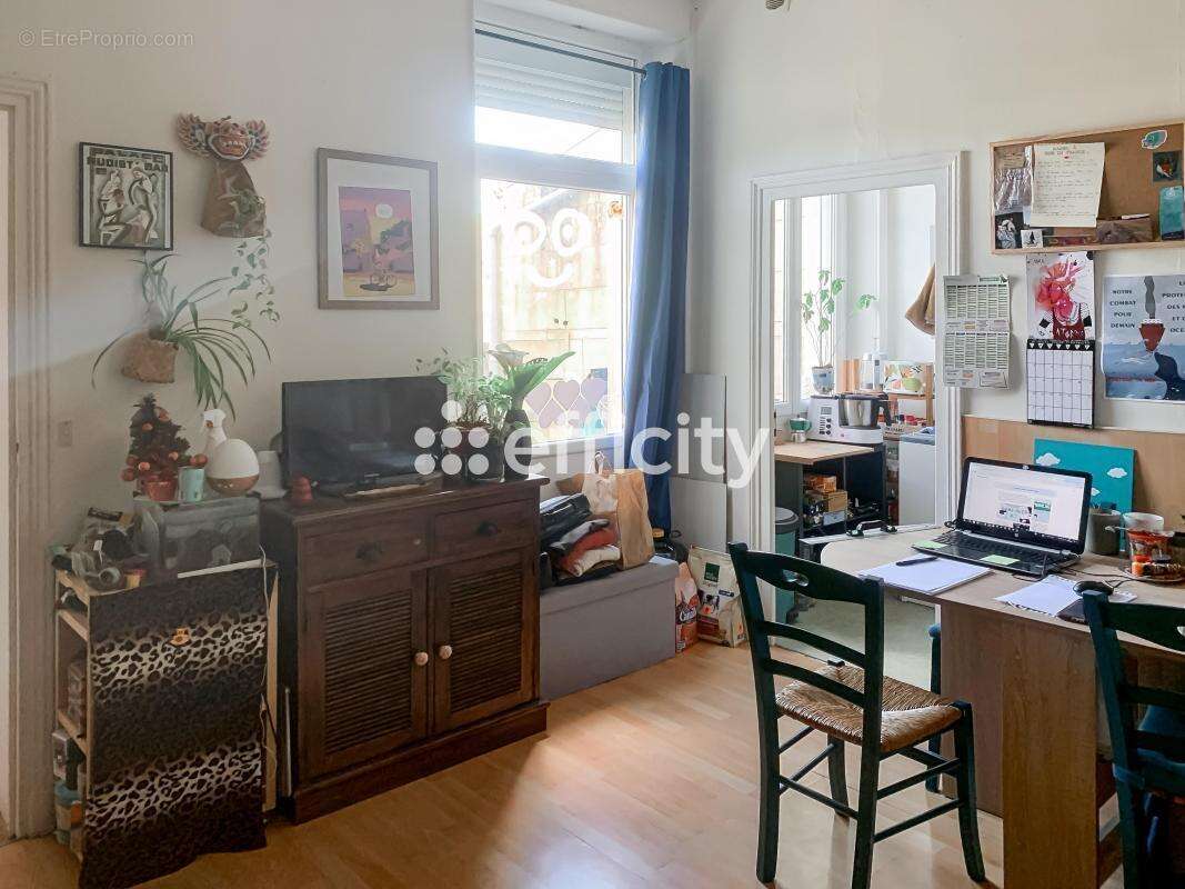 Appartement 175 m² à Saintes  - photo 4