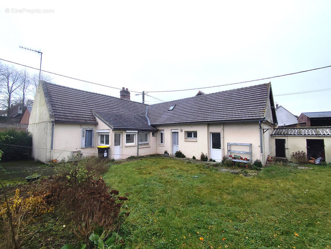 Maison à BEAULIEU-LES-FONTAINES
