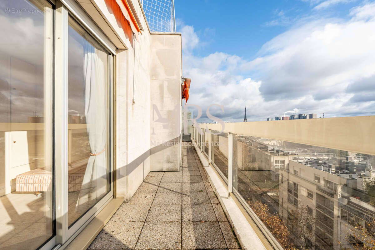 Appartement à PARIS-16E