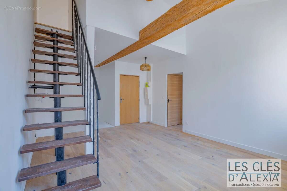Appartement à SAINT-GENIS-LAVAL