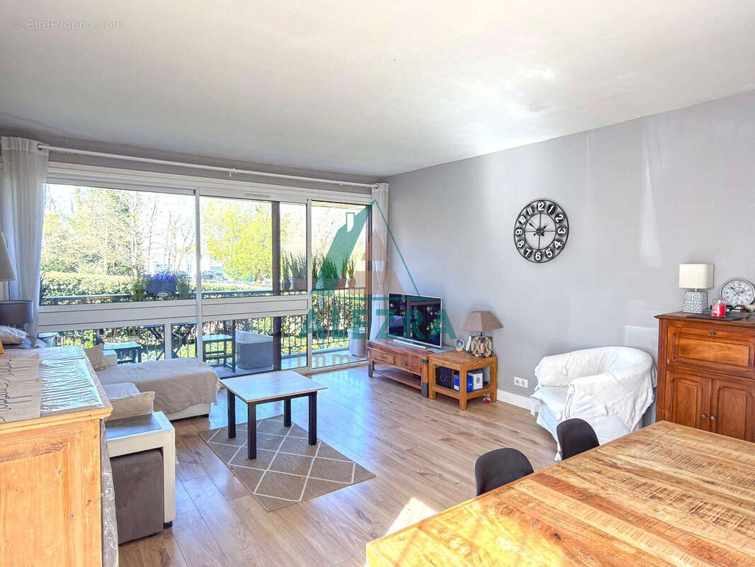 Appartement à LA CELLE-SAINT-CLOUD