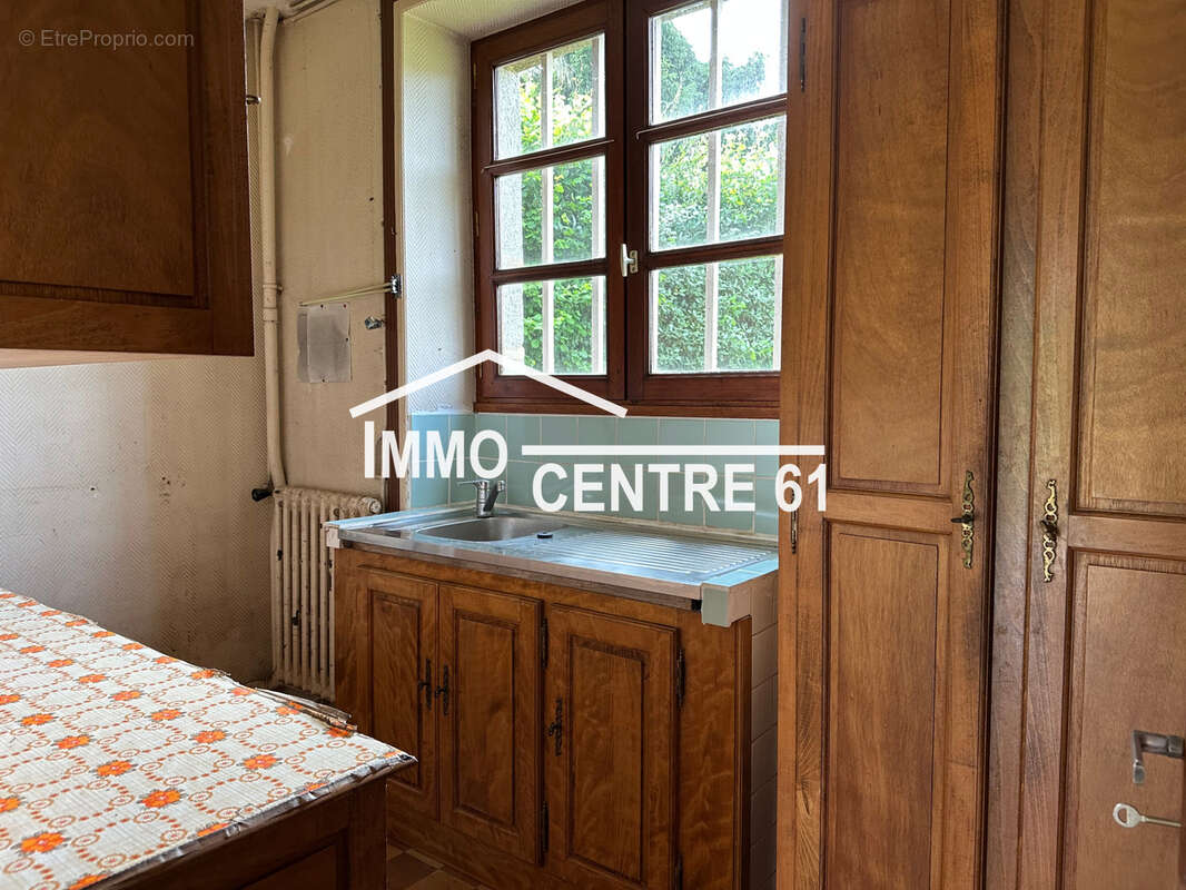 Maison de 70m2 avec dépendances sur 3560m2 - photo 8