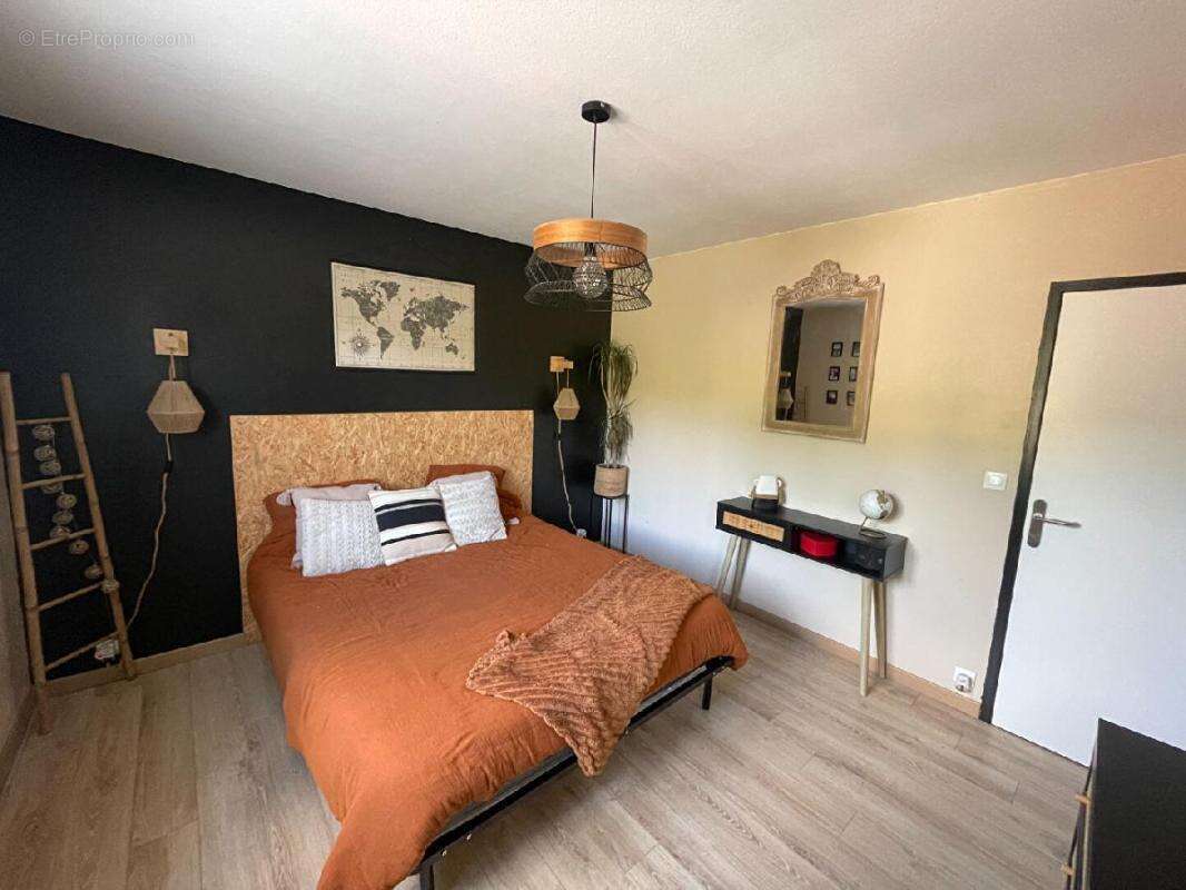 Maison 87 m² à Saint-Cyr  - photo 4
