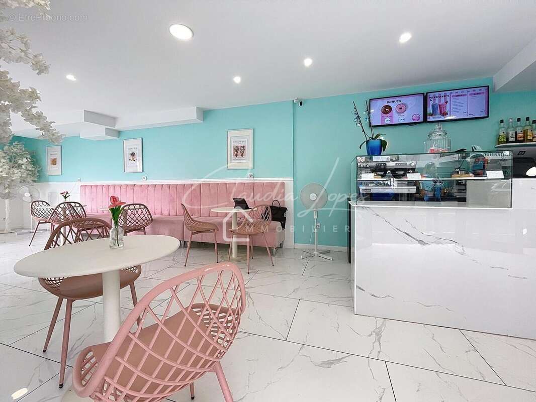 Photo 2 - Commerce à SARCELLES