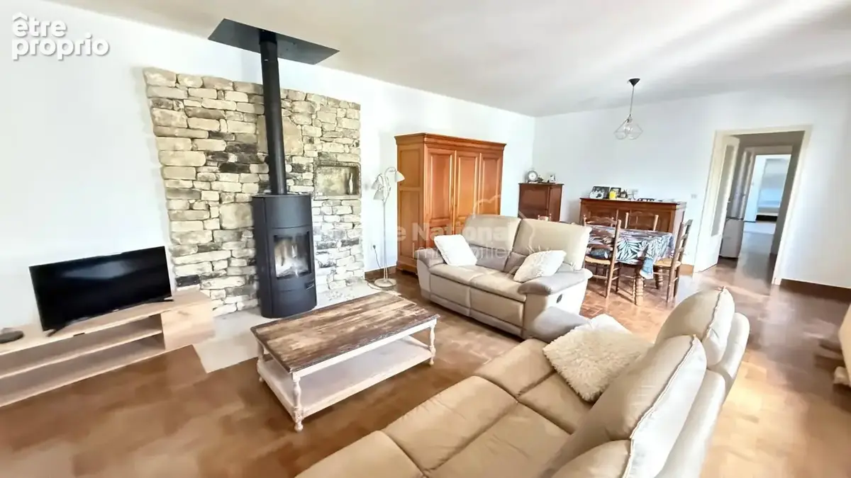 Maison plain pied - Double garage - photo 6