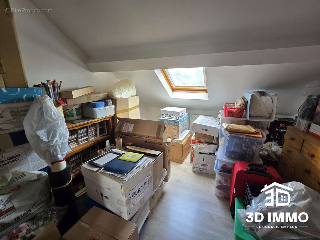 Maison à AVESNES-SUR-HELPE