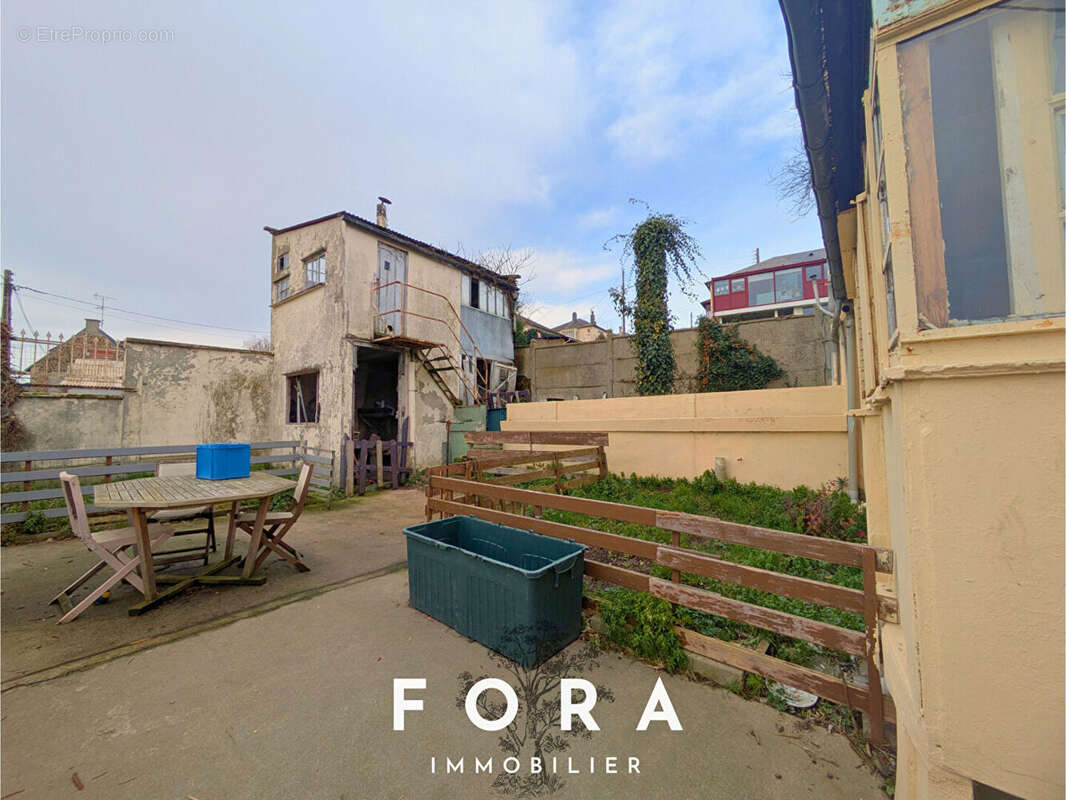 Maison à CONDE-SUR-NOIREAU