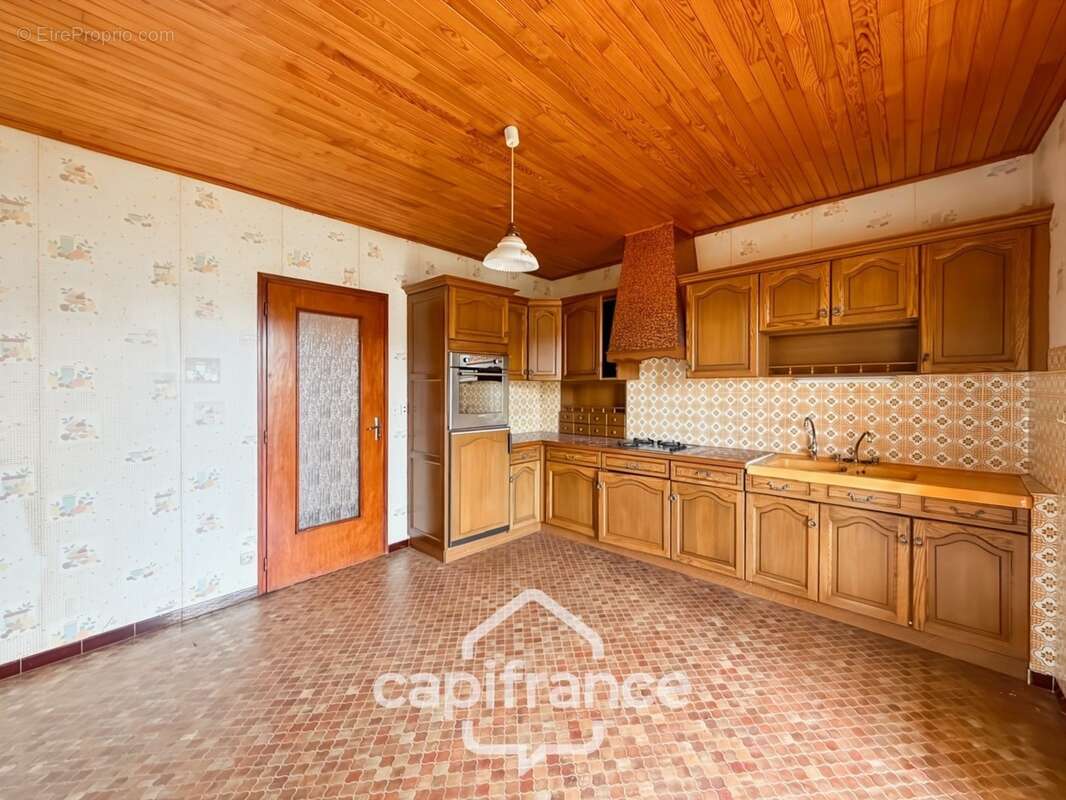 SAINT-VALLIER – Maison familiale de caractère de 202 m² sur un magnifique terrain de 1 878 m² - photo 14