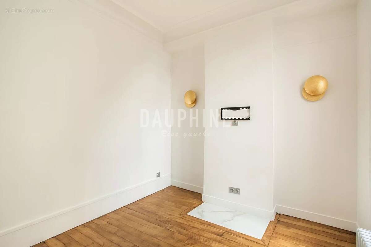 Appartement à PARIS-7E