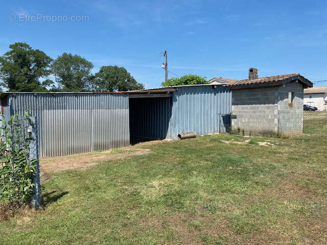 Maison à LA GENETOUZE