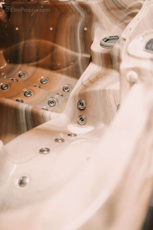 Maison à CHAUX-CHAMPAGNY