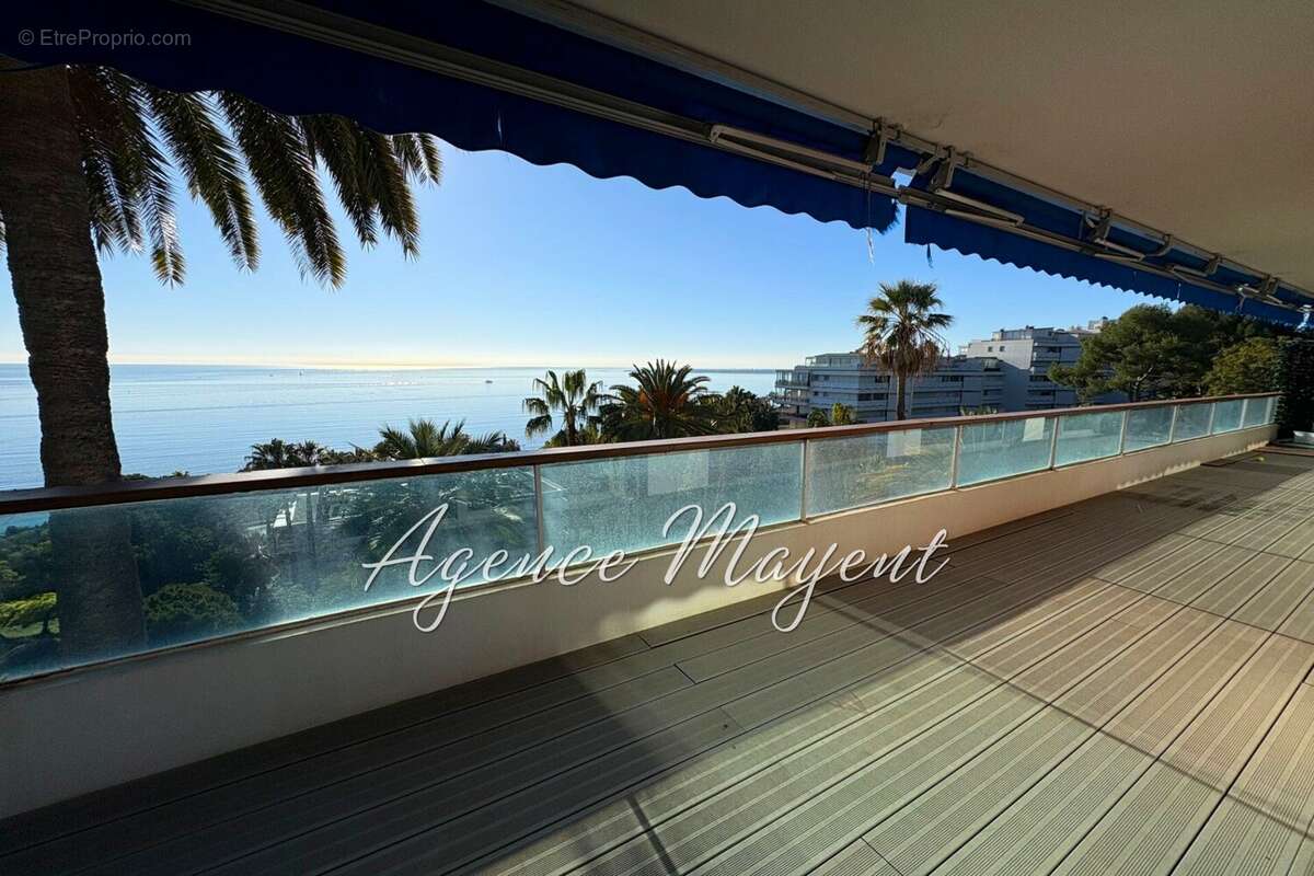 Appartement à VALLAURIS