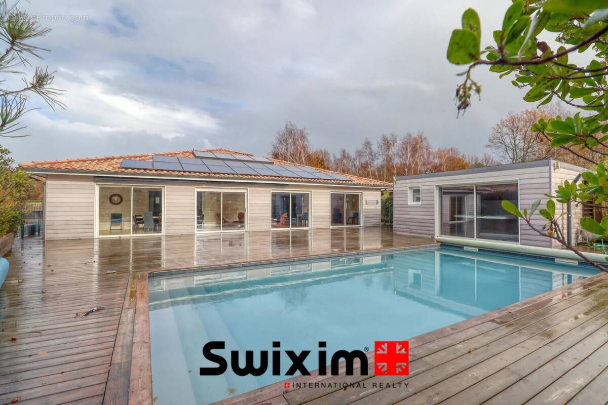 Maison à GRAYAN-ET-L&#039;HOPITAL