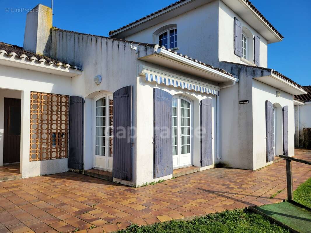 ( 85 ) Vendée entre NOIRMOUTIER , PORNIC et CHALLANS à vendre centre ville  BEAUVOIR SUR MER maison 7 pièces , 181 m² ,4 chambre - photo 26