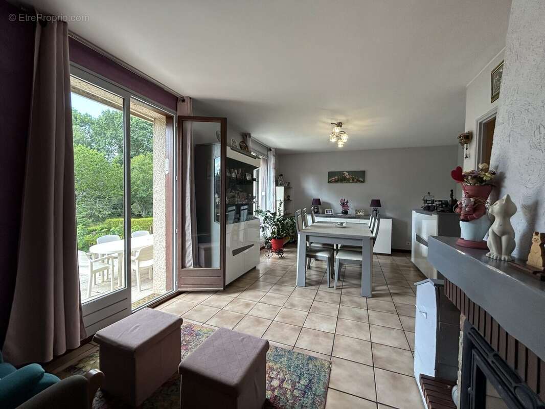 Maison 104 m² à Cussey-Sur-L'ognon  - photo 4