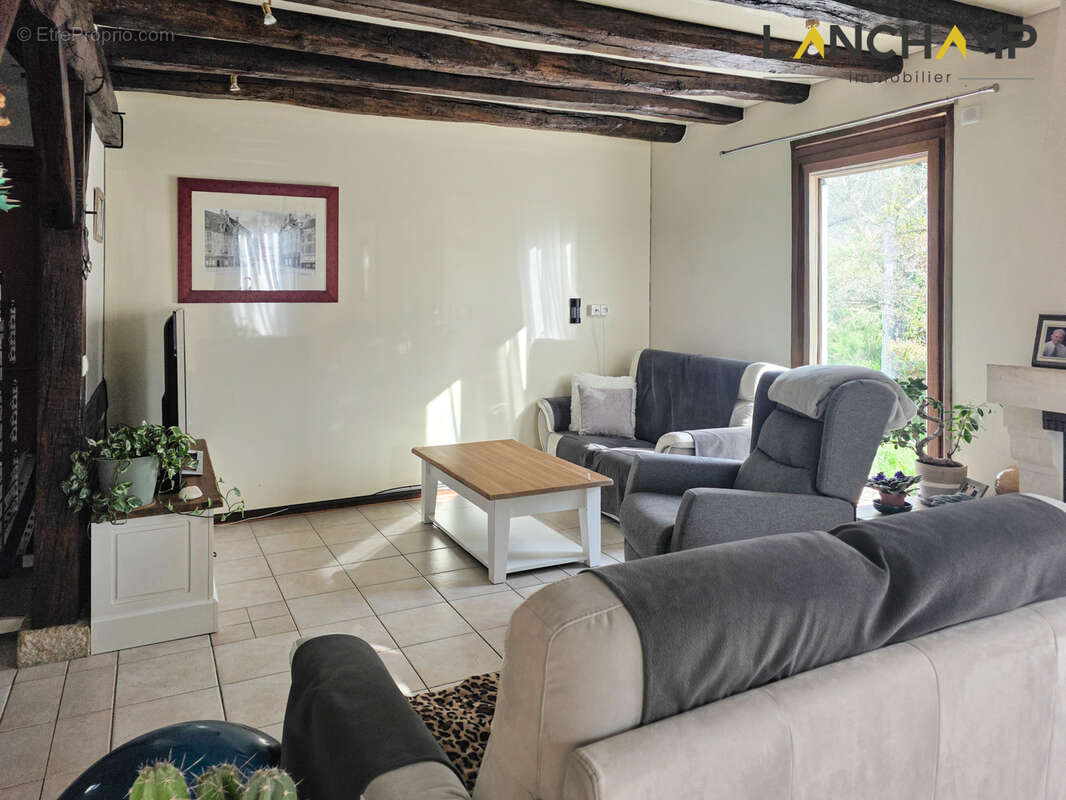 Maison à CLARAFOND-ARCINE