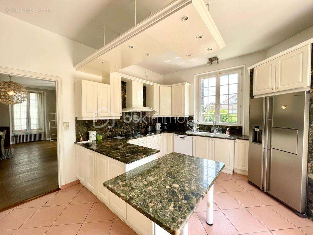 Maison à LA VILLE-DU-BOIS