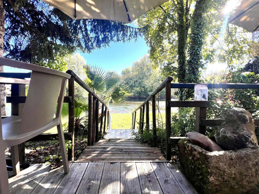 Commerce à LE BUGUE