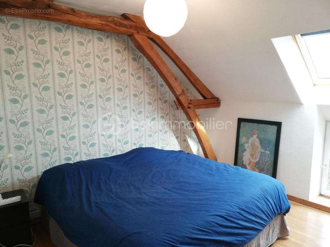 Maison à FLEURY-LA-VALLEE