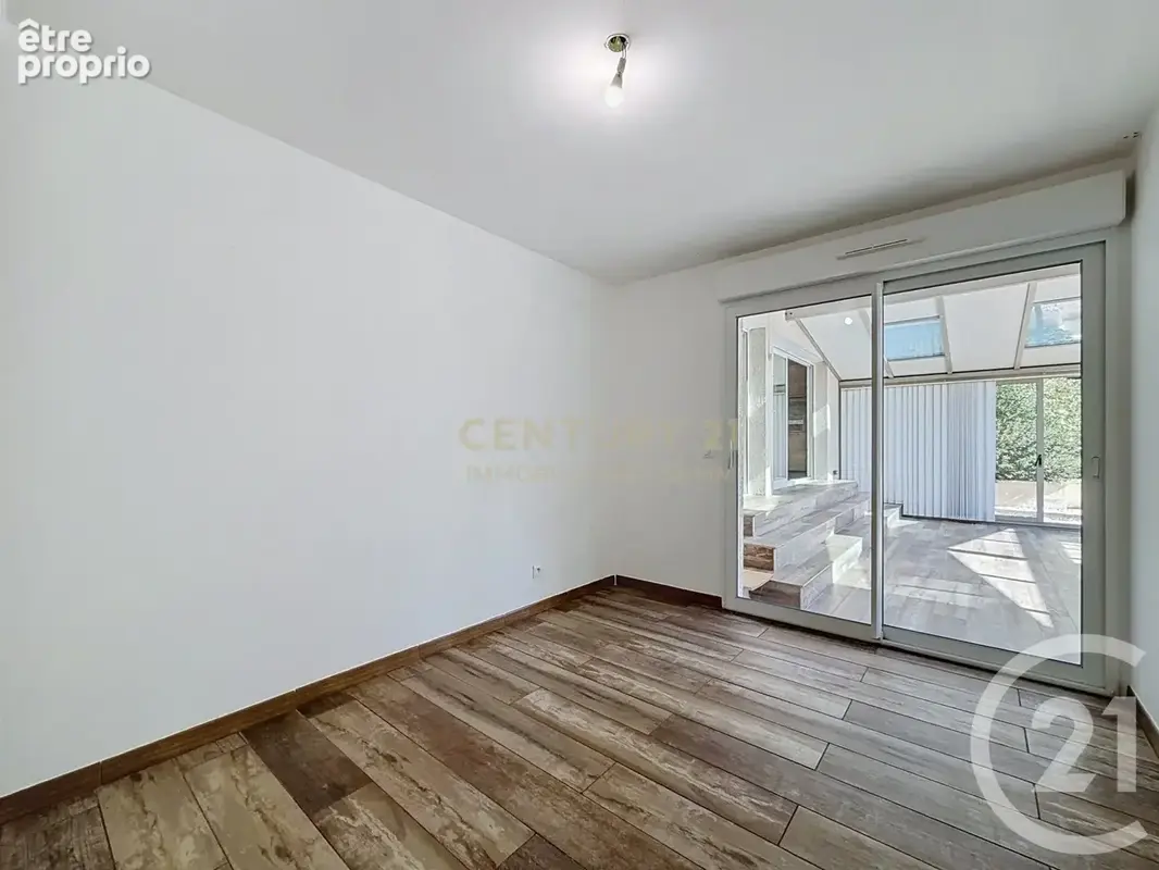 Maison 7 pièces 165 m² à vendre à Saint-Alban-De-Roche (38080) - photo 8