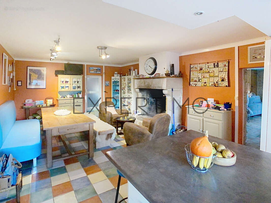 Maison à MONTS-EN-BESSIN