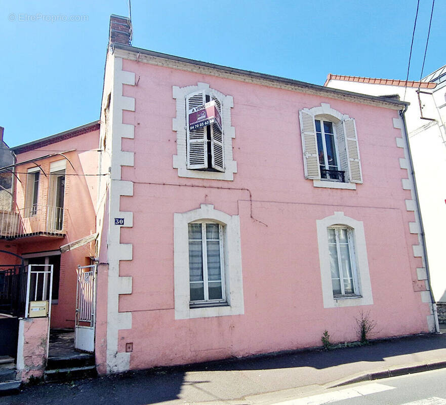 Maison à MONTLUCON