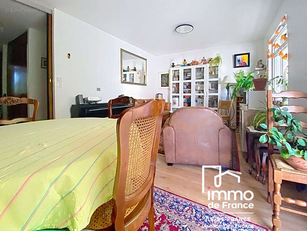 Grand T5 entièrement rénové 4 chambres  Vue parc ?Prix attractif - photo 4