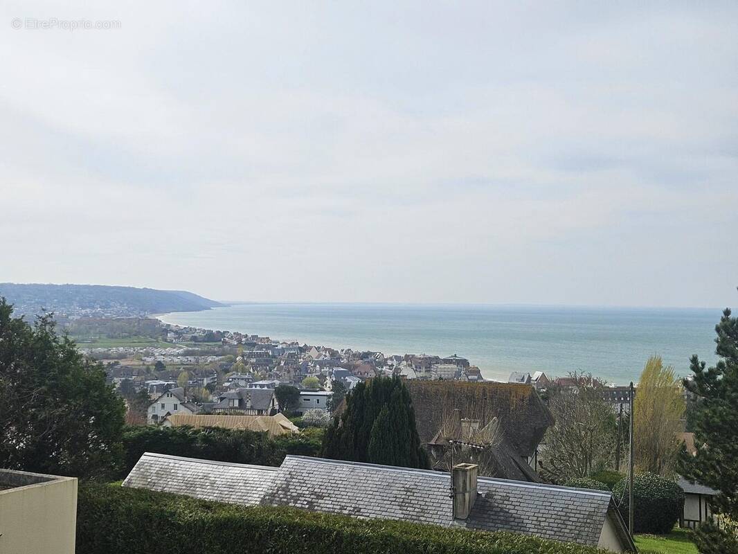 Appartement à BLONVILLE-SUR-MER