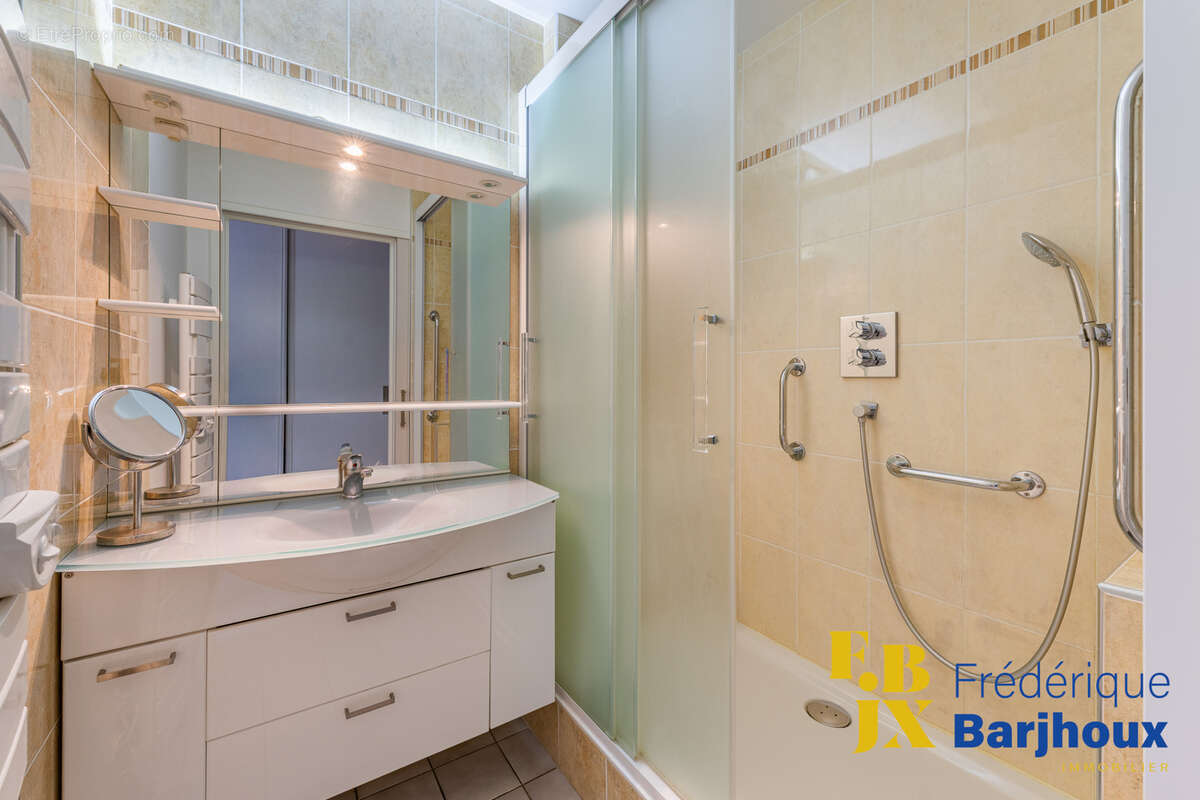 Appartement à FONTAINES-SAINT-MARTIN