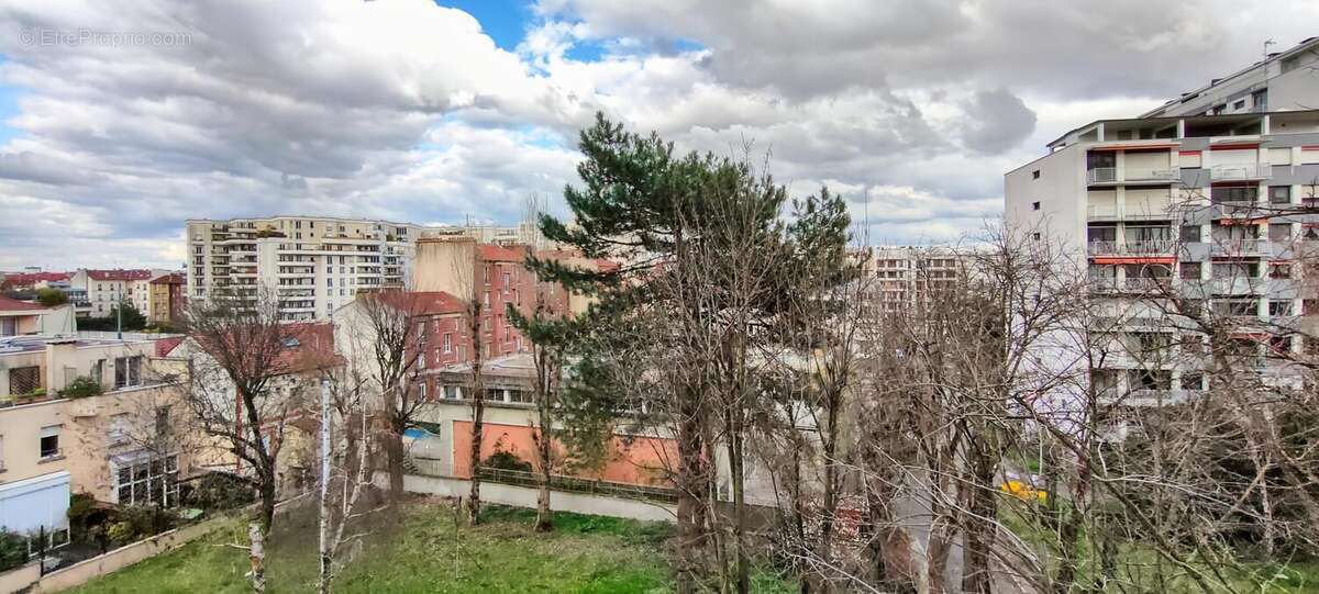 Appartement à COURBEVOIE