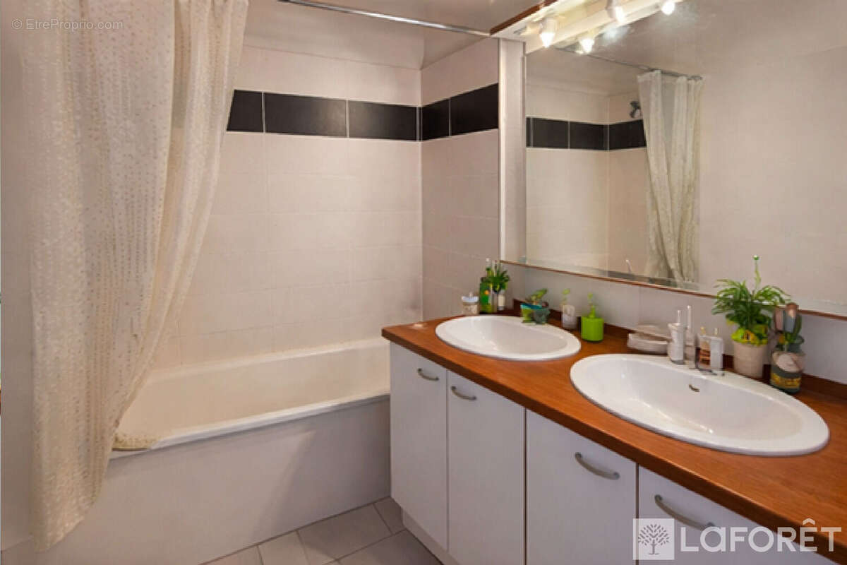 Appartement à SAINTES