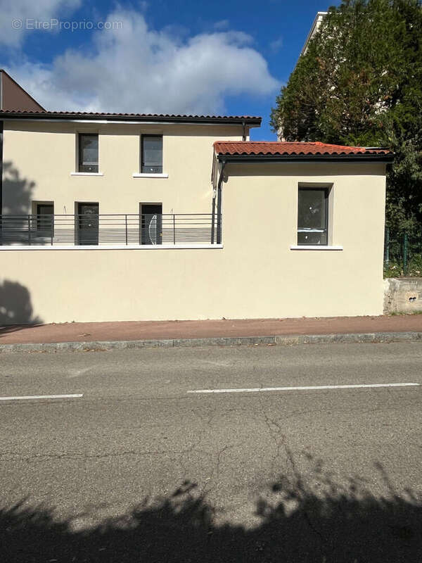 Maison à PONT-EVEQUE