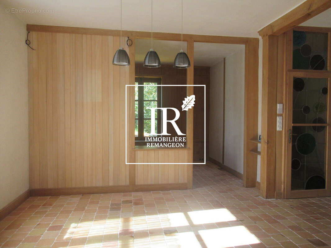Maison 160 m² à Chaumont-Sur-Tharonne  - photo 2