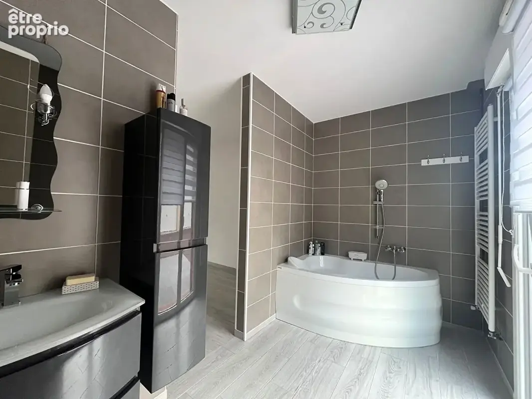 Grande maison contemporaine avec dépendance aménageable, Hauteurs de Grangues, Vue dégagée et aperçu mer - photo 7