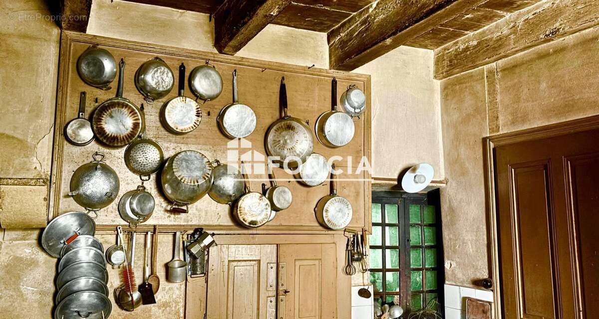 Propriété au calme  , Domaine "Les Feux" historique composé de plusieurs bâtisses - photo 24