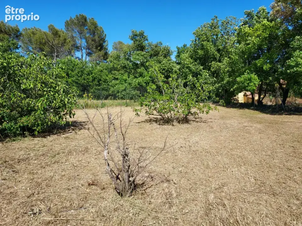 Terrain 2 107 m² à vendre à Saint-Maximin-La-Sainte-Baume (83470) - photo 2