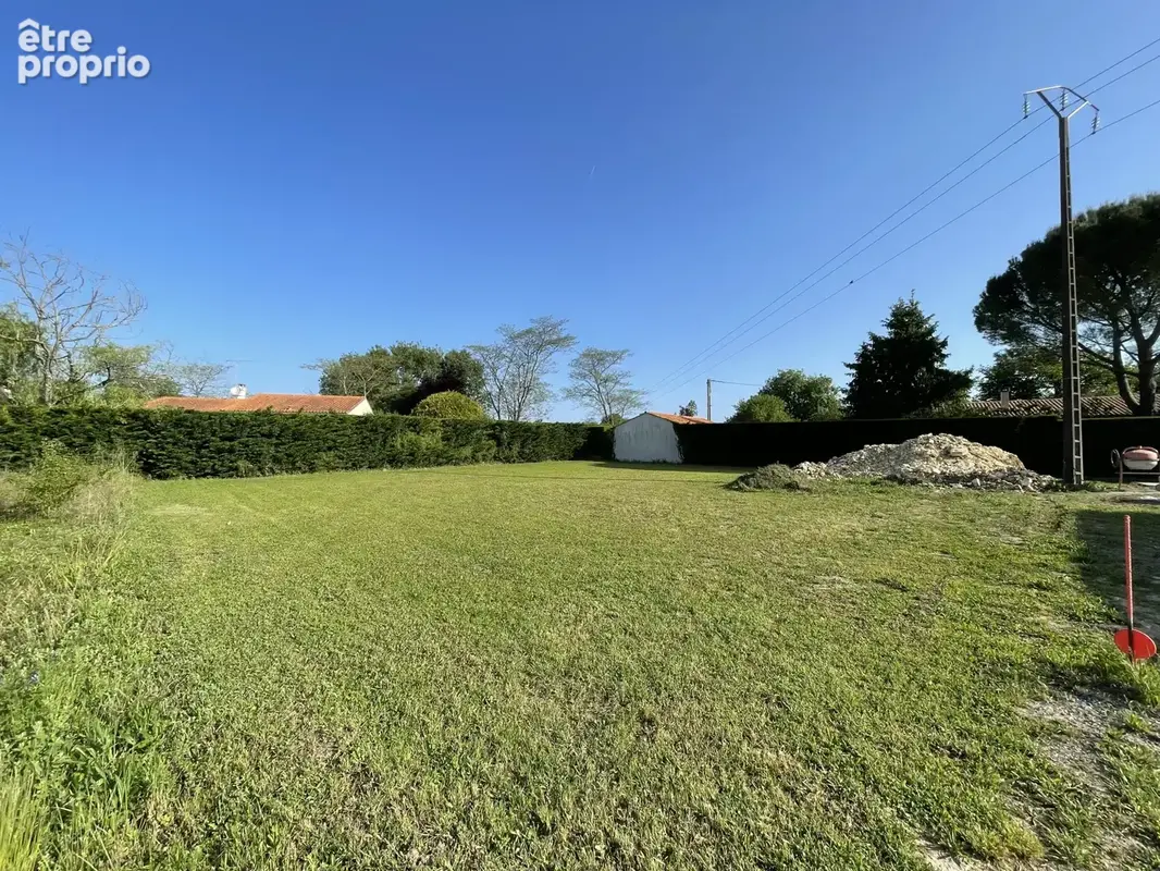 Terrain à bâtir 810m2 hors lotissement à Saint Savinien - photo 4