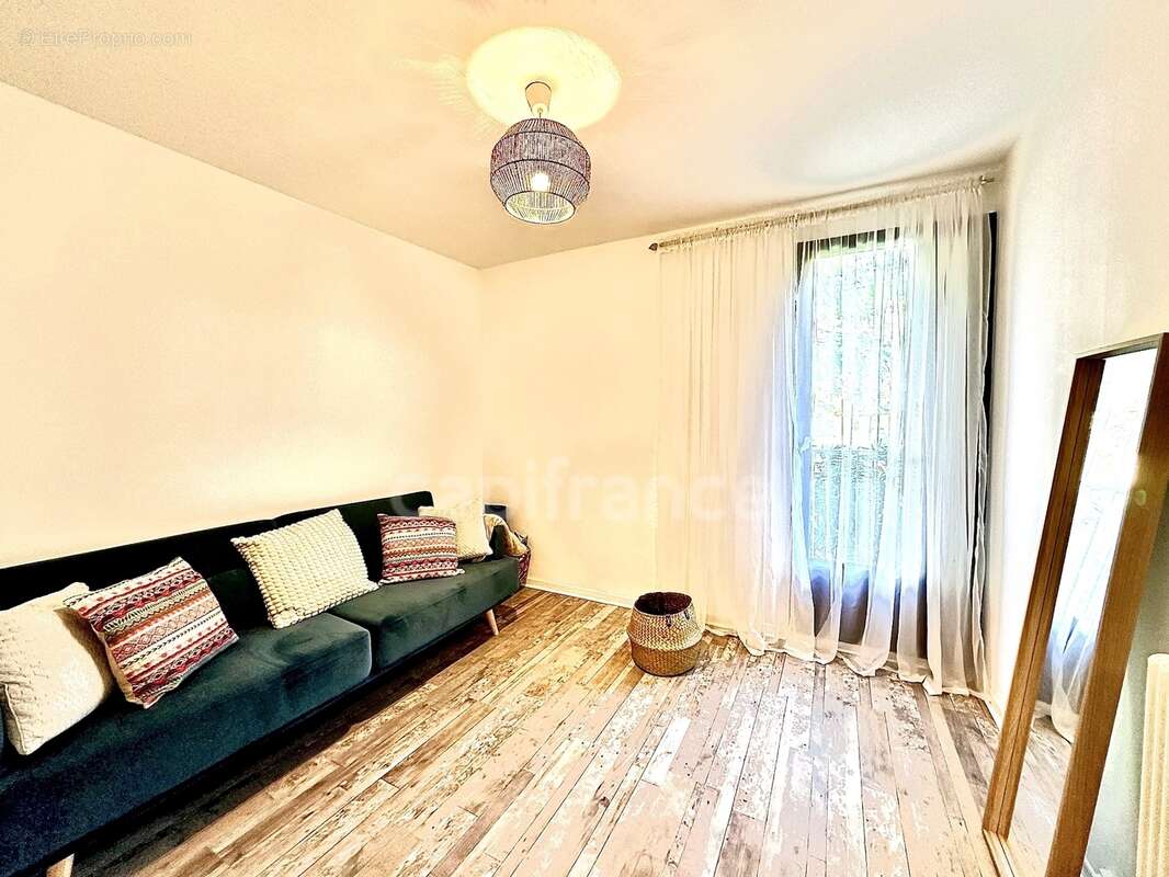 Marseille 9ème, le Cabot/Panouse, T3/4 de 74m2 au calme + Balcon + Cave - photo 7