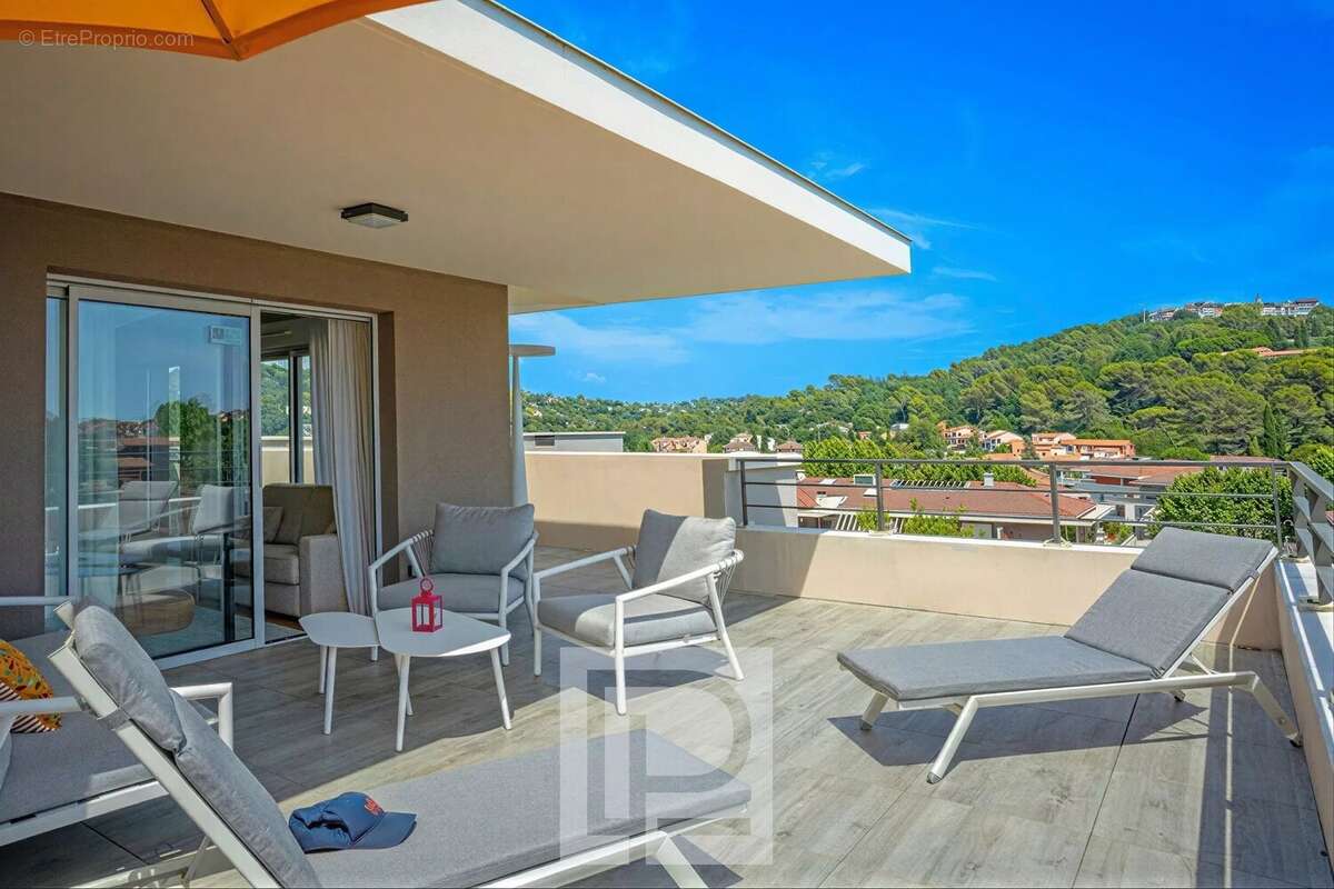 Appartement à MOUGINS