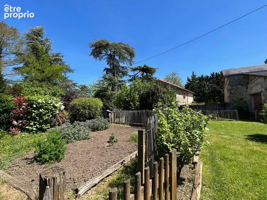 Maison 10 pièces 257 m² à vendre à Champagne-Saint-Hilaire (86160) - photo 3