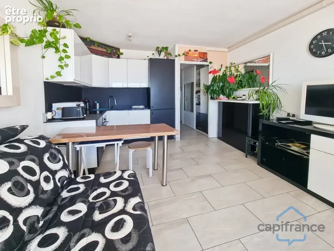Appartement VUE MER en 1ère ligne, traversant et au DERNIER ETAGE - T2 rénové de 40m² + Terrasse - La GRANDE-MOTTE (34) - photo 7