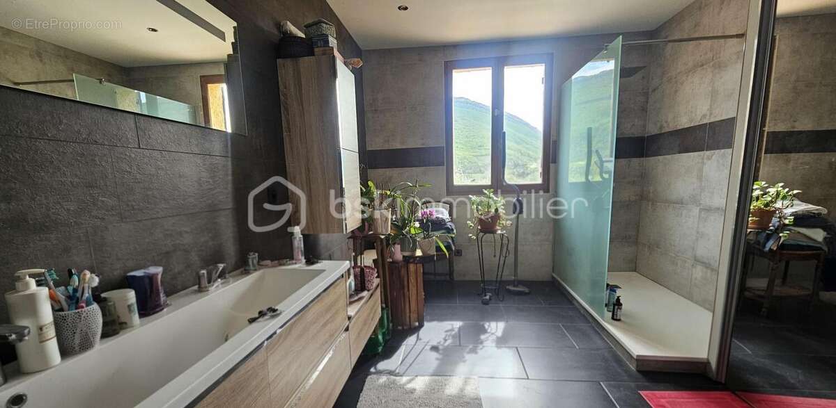 Maison à LA BATIE-MONTSALEON