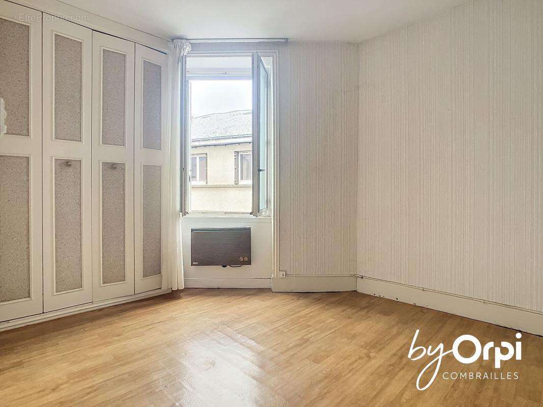 Maison à SAINT-GERVAIS-D&#039;AUVERGNE