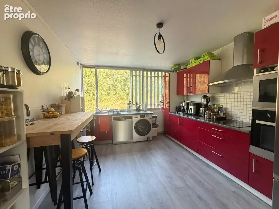 AIX-LES-BAINS – Appartement T3 de 61 m² traversant avec balcon et cave - photo 3