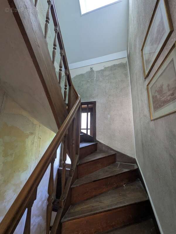 Guemene sur scorff maison bourgeoise  7 pièces 185 m² environ avec garage et dépendances,un puits une parcelle de 3706m² - photo 16