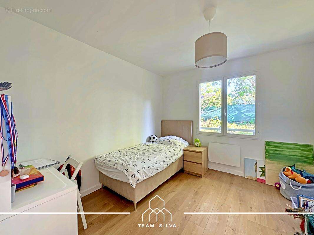 Maison à SAINT-GENIS-LAVAL