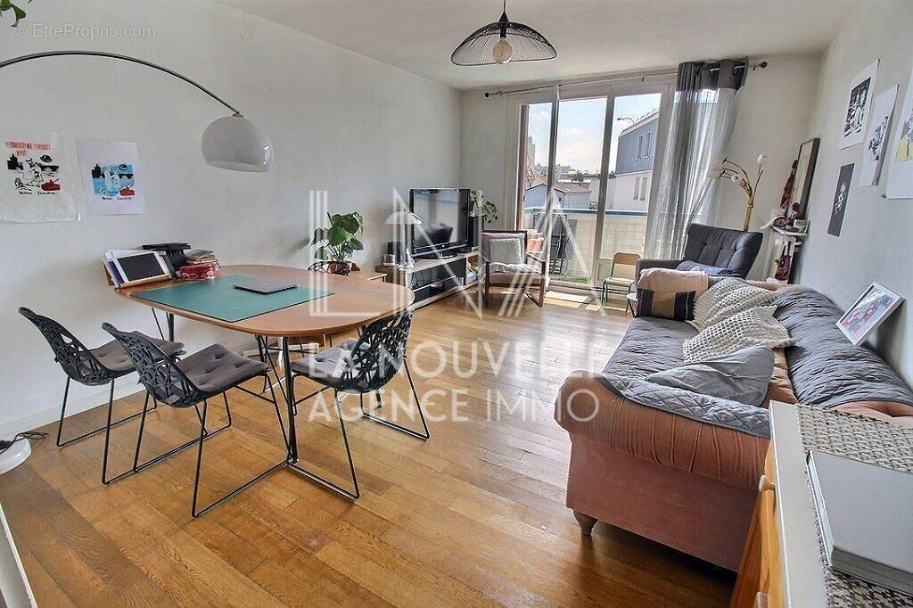 Appartement à LES LILAS