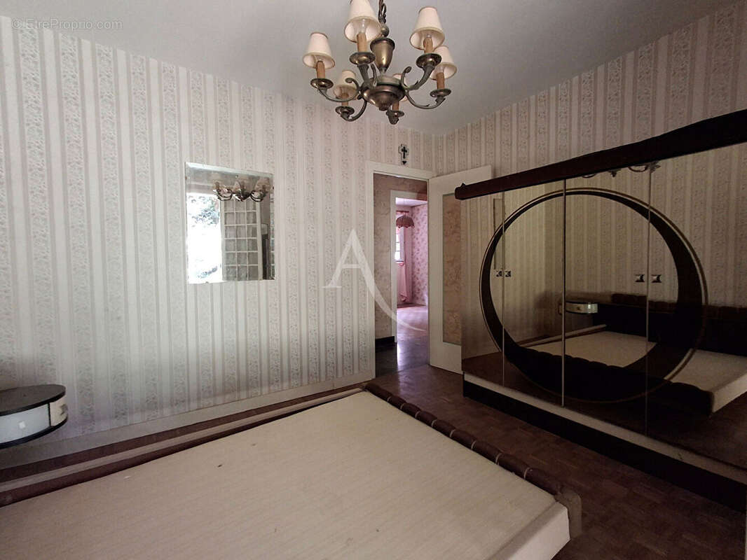 Maison à SAINT-GEORGES-DES-COTEAUX